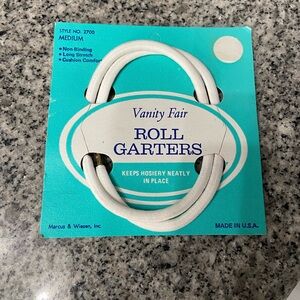 NWT Vintage 2 VANITY FAIR Roll GarderS In White Size M Made USA Feminine Sexy